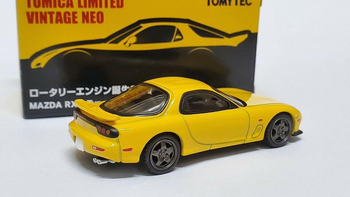 Tomica Limited Vintage NEO Mazda RX-7 FD3S Type RS-R 1997. Hong