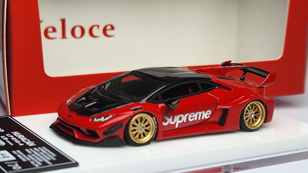 1:64 Veloce Lamborghini Huracan LP610-4 LB Performance Supreme Silver Supreme Gold rims. Resin.