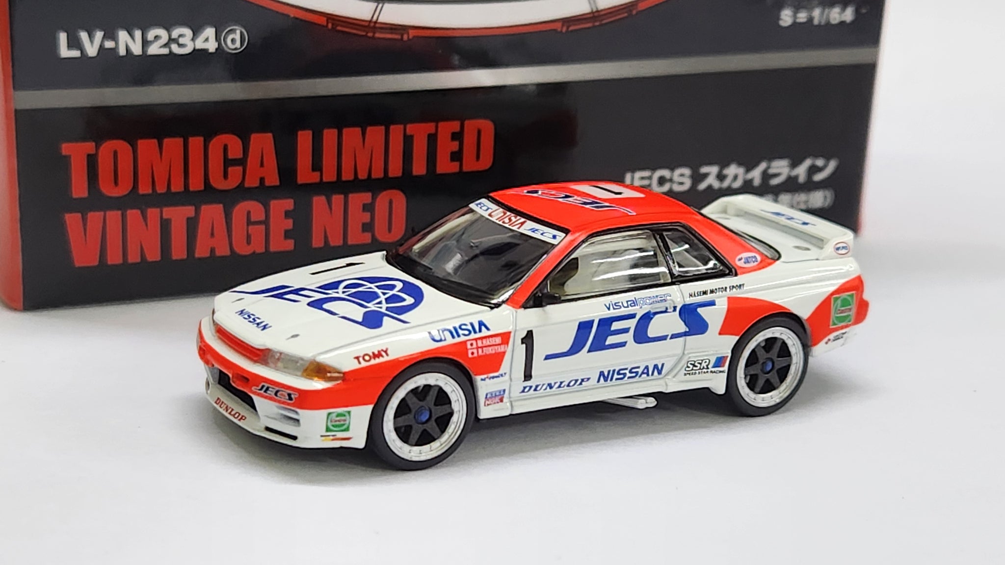 1:64 Tomica Limited Vintage Tomytec LV-N234d Nissan Skyline GT-R