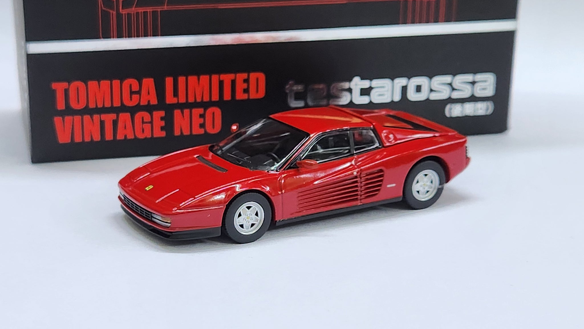 Ferrari Testarossa ミニカー 赤 Amazon | フェラーリ テスタロッサ ミニカー 1/43 FERRARI