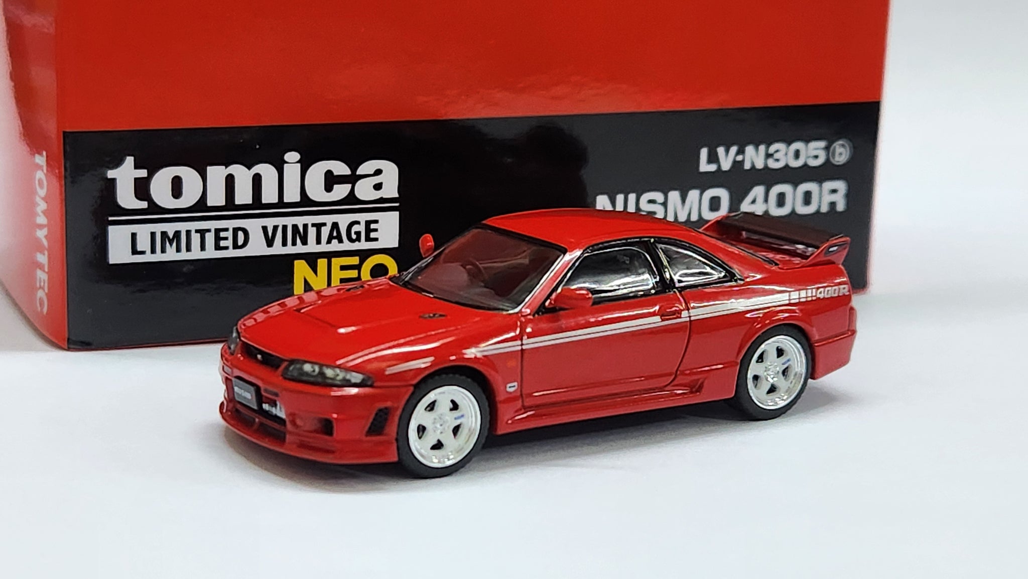 TomyTec 1:64 Nissan Skyline R33 NISMO 400R In Yellow - Foto 2