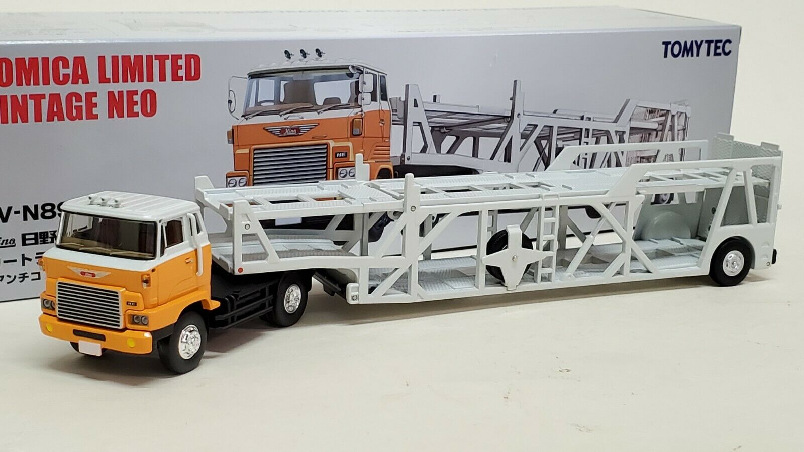Tomica Limited vintage LV-N89d Hino HE366 Transporter Antico